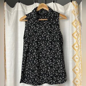 BANANA REPUBLIC Sleeveless Blouse